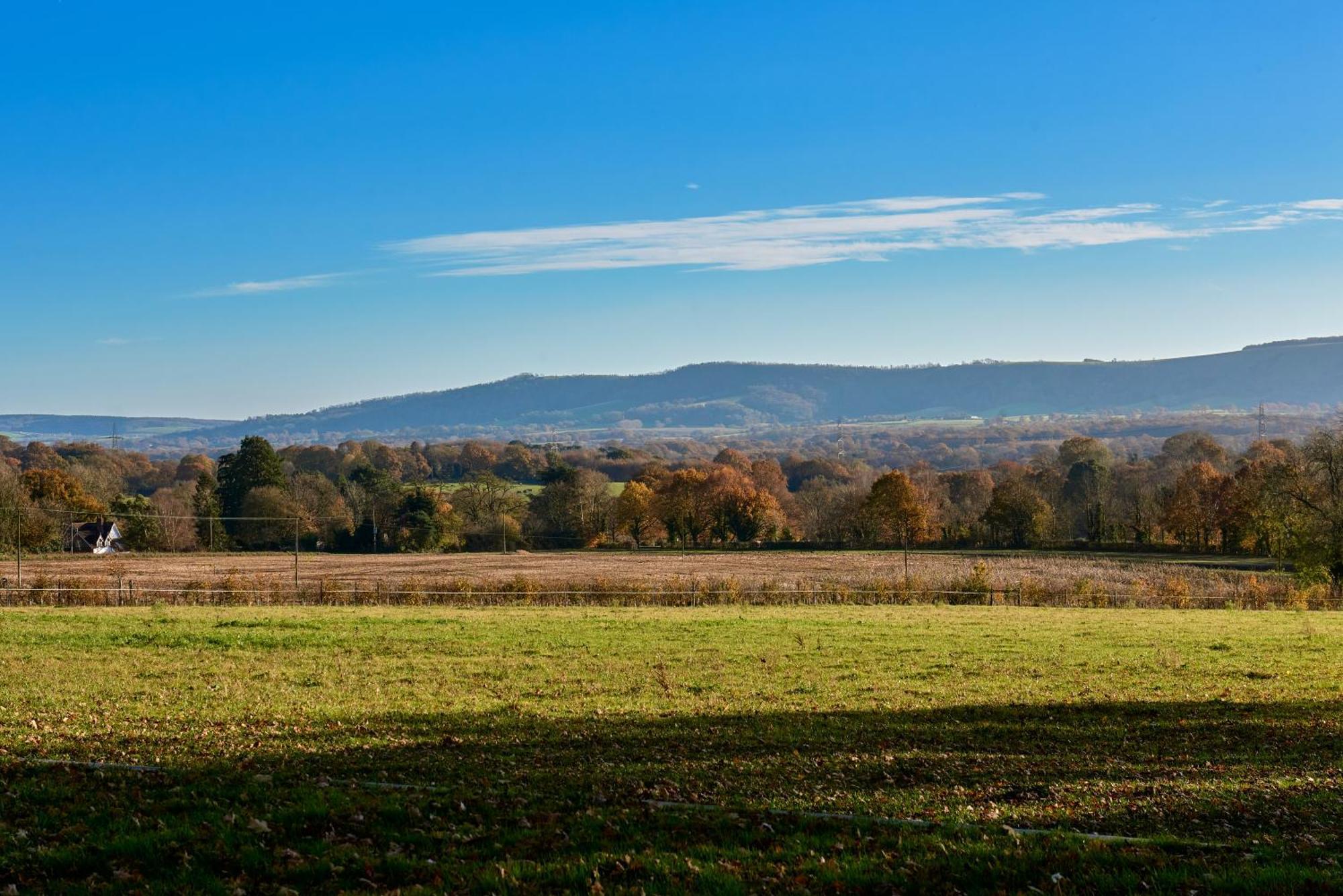 Stunning Cabin With Incredible Views Near Goodwood Rogate Экстерьер фото
