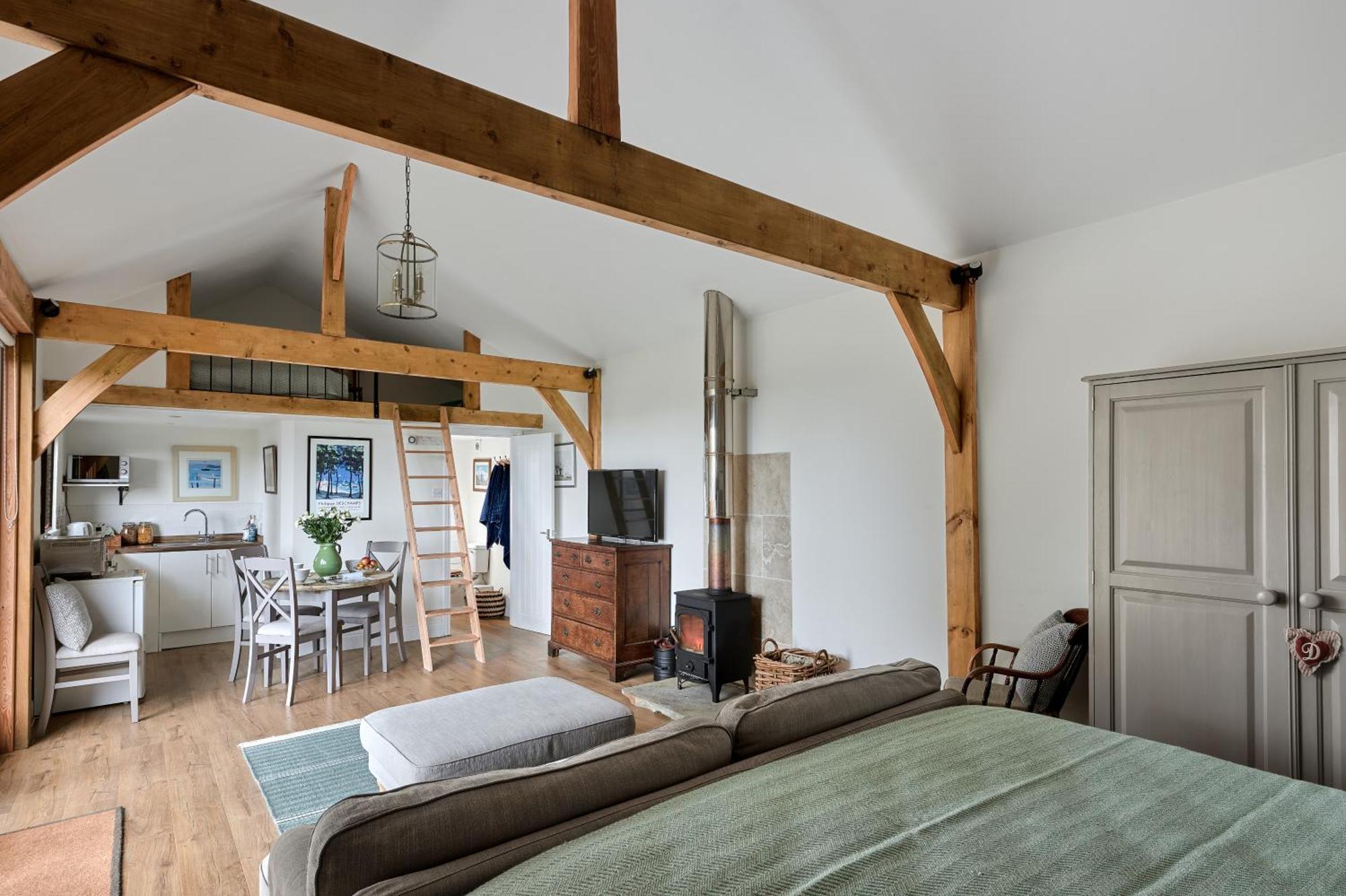 Stunning Cabin With Incredible Views Near Goodwood Rogate Экстерьер фото
